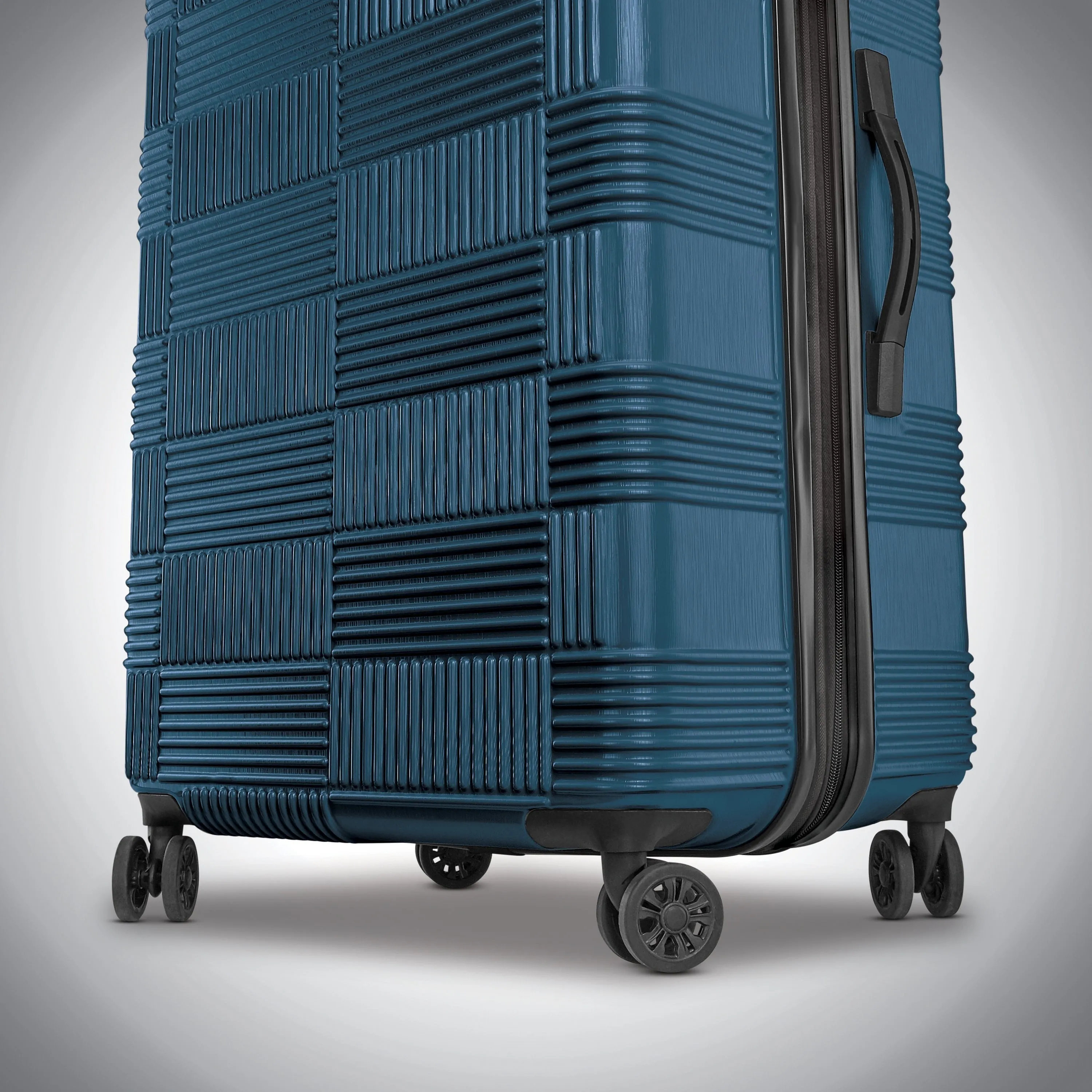 American Tourister Unify Spinner Carry-On Luggage