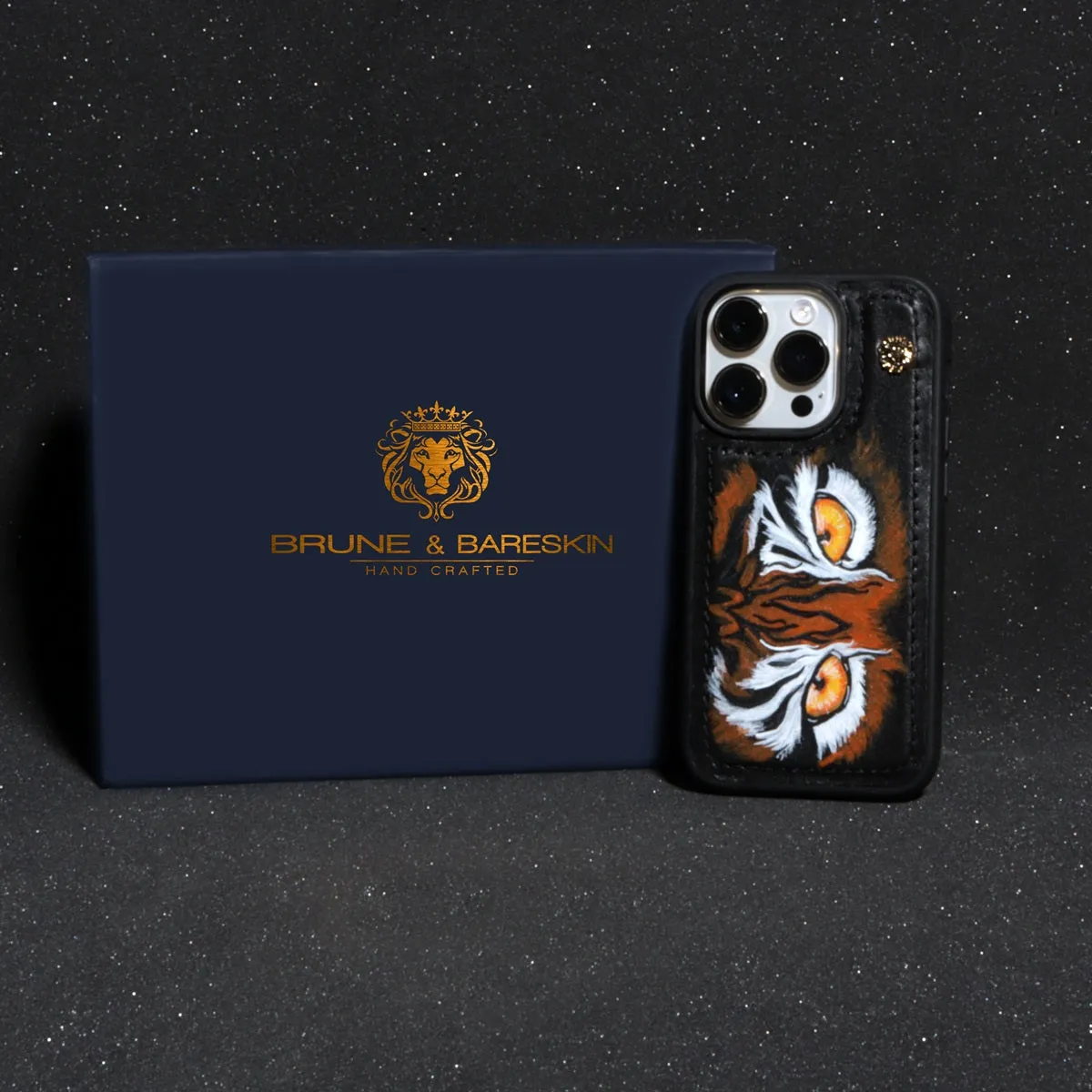 Customized Hand-Painted Mobile Cover with Mini Metal Lion