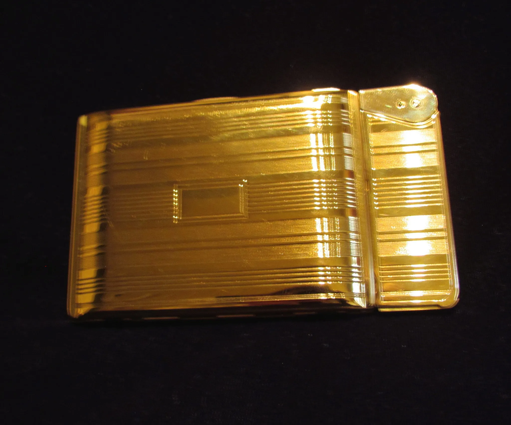 Elgin American Beauty Magic Action Cigarette Case Lighter In Fabulous Working Condition 1940 Gold Tone