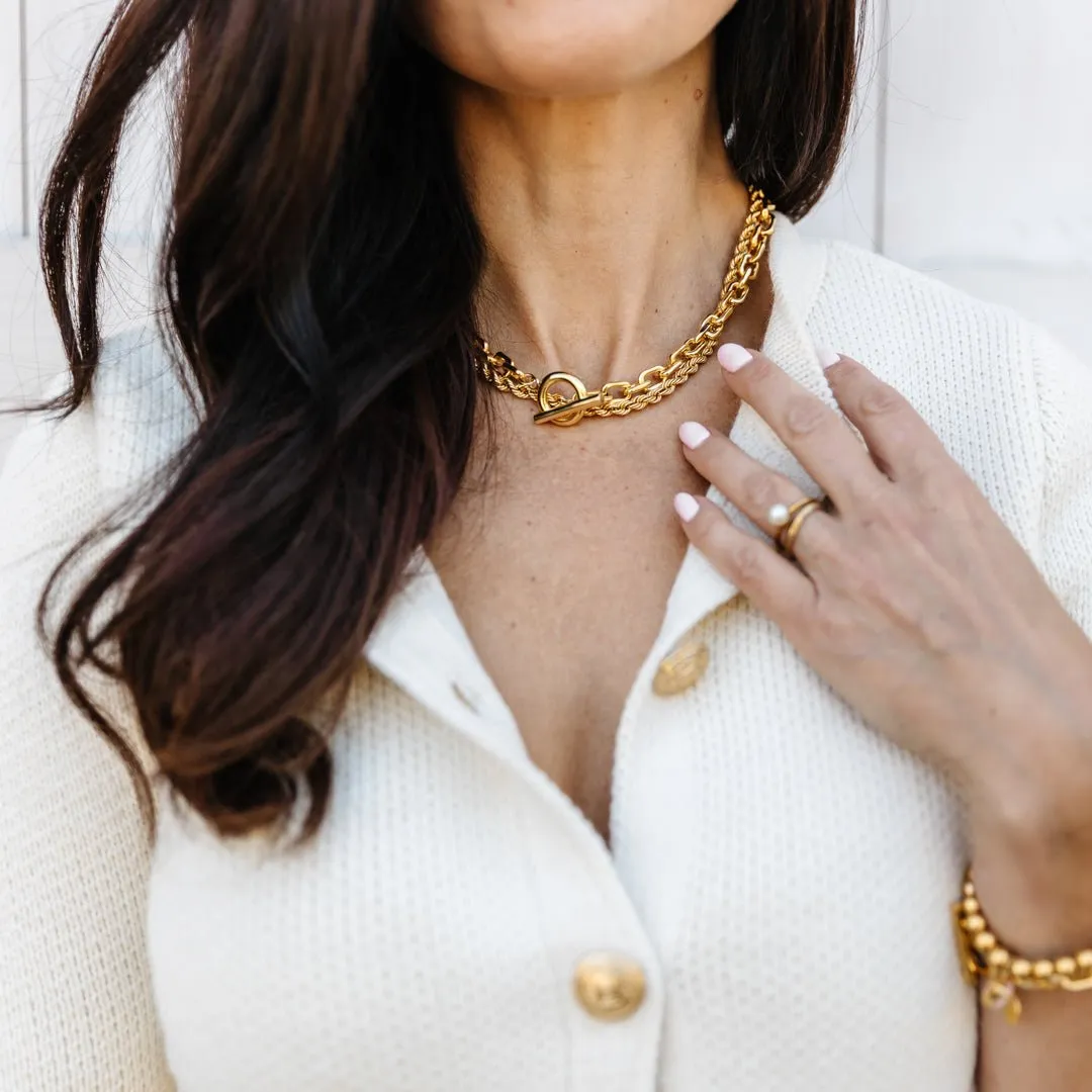 FRAICHE LUXE TOGGLE NECKLACE - GOLD