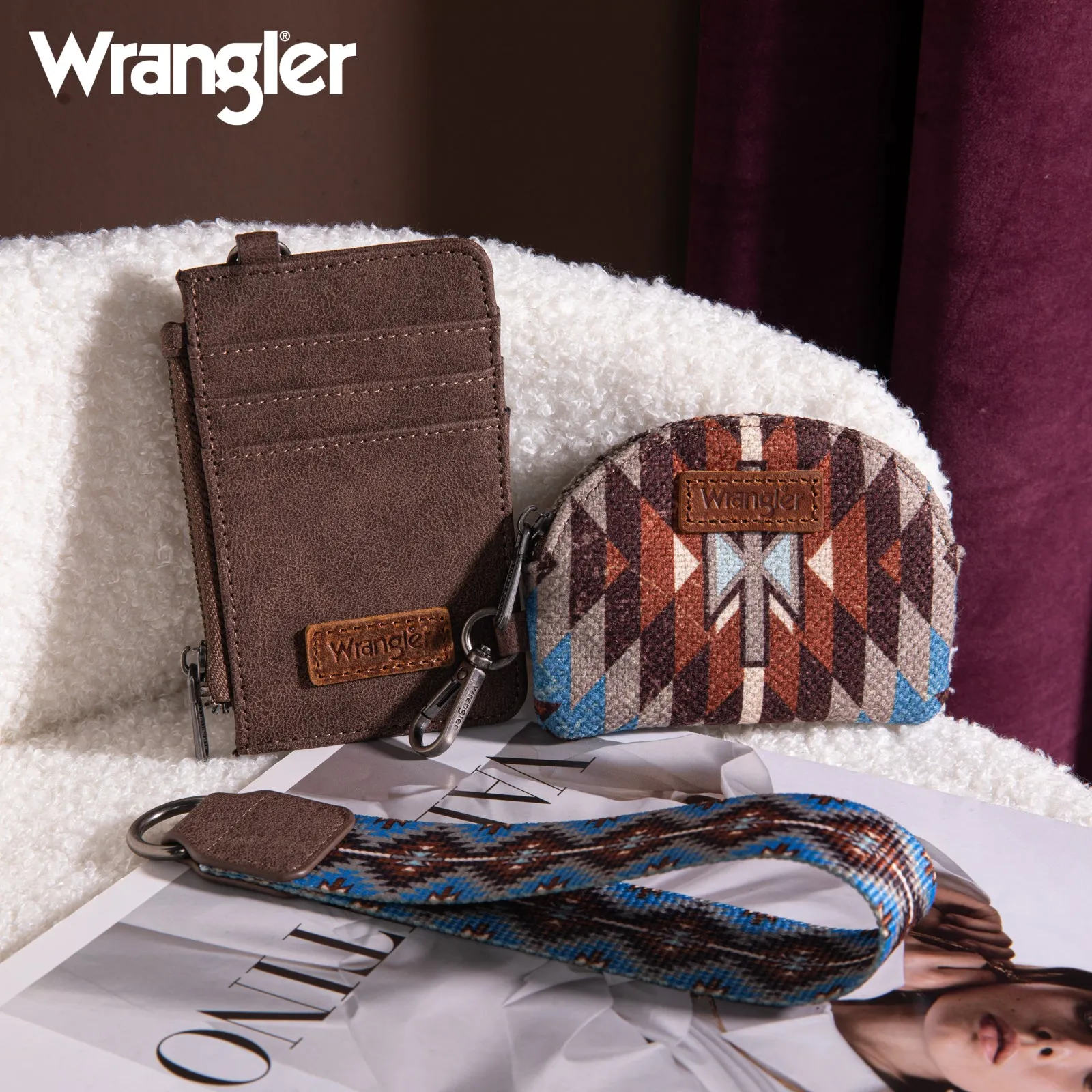 WG2213-W0051  Wrangler Southwestern Art Print Dual Pouch Wristlet -Coffee